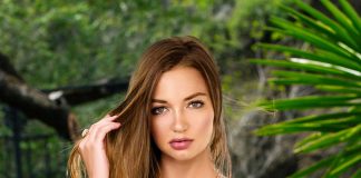 Erika Costell Fully Naked Photo (5)