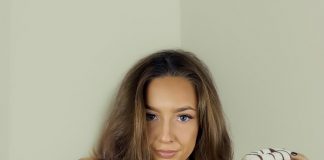 Taylor Alesia Nude Breasts