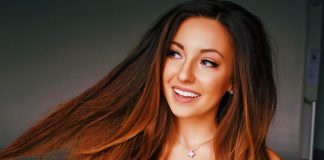 Taylor Alesia Posing Topless
