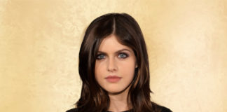 Alexandra Daddario Flaunts Her Boobs