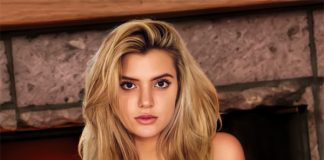 Alissa Violet Poses For A Naked Pic 2