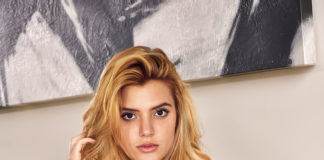 Alissa Violet Poses For A Naked Pic