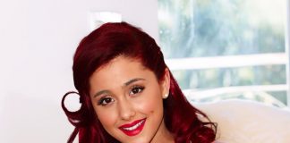 Ariana Grande Shows Her Vagina 3