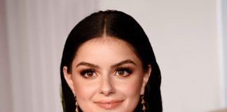 Ariel Winter Flaunts Her Boobs