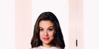 Kira Kosarin Squatting Down Nude