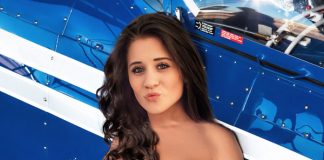 Lizzy Wurst Poses For Naked Picture