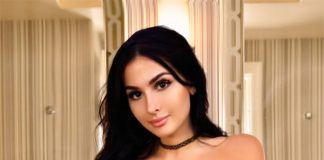 SSSniperWolf Boobs In Stockings (1)
