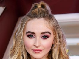 Sabrina Carpenter Flaunts Her Tits