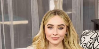 Sabrina Carpenter Nude And Showing Her Pussy
