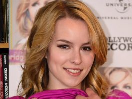 Bridgit Mendler Expose Her Boobs