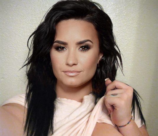 Demi Lovato Nude Selfie Leaked