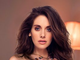 Alison Brie Posing Topless