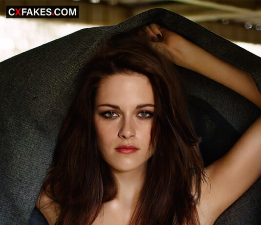 Kristen Stewart Posing Topless