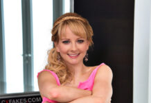 Melissa Rauch Nude Fakes