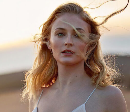 Sophie Turner Shows Her Nipples In A See Thru Dress