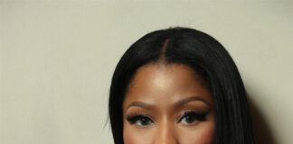 Nicki Minaj Nip Slip