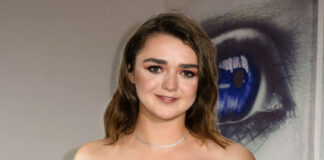 Maisie Williams Full Frontal Nudity