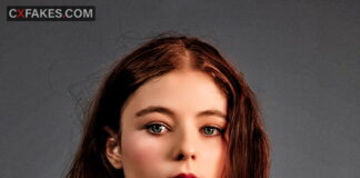 Thomasin McKenzie Posing Topless