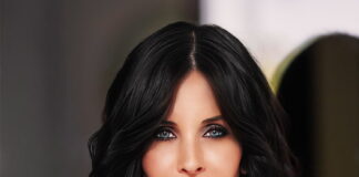 Courteney Cox Posing Topless