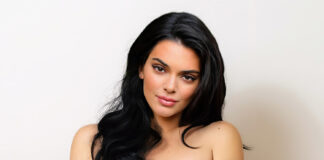Kendall Jenner Posing Fully Naked