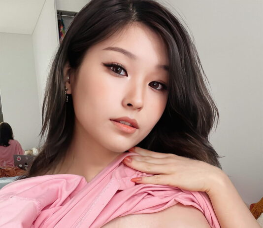 Hyoon Nude Selfies Released