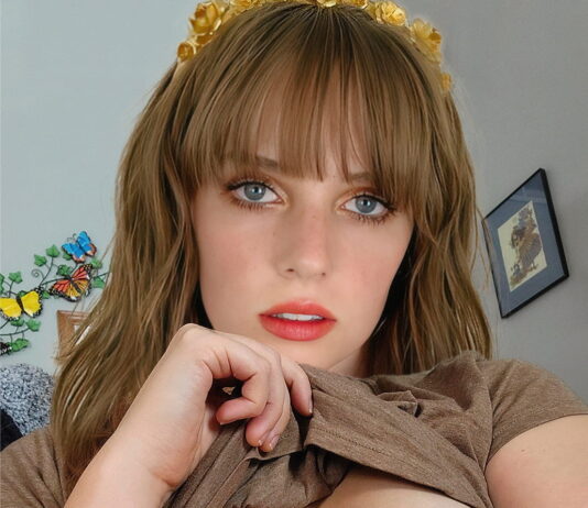 Maya Hawke Nude Selfies Released