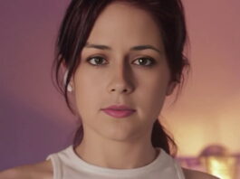 Jenna Fischer Tits Pressed Against Glass Video